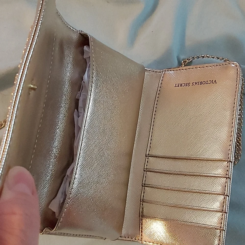 Nwot victoria's secret trifold gold chain pocketbook - Picture 5 of 7